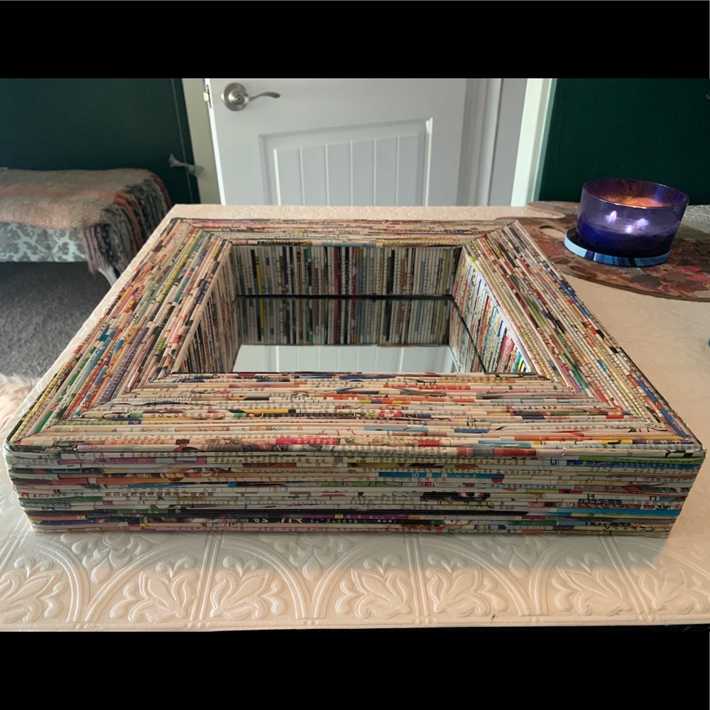 Magazine mirror